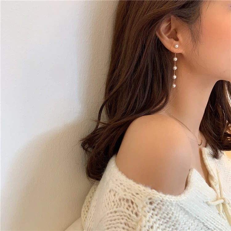 Elegant Pearl Pendant Design Metal Earrings